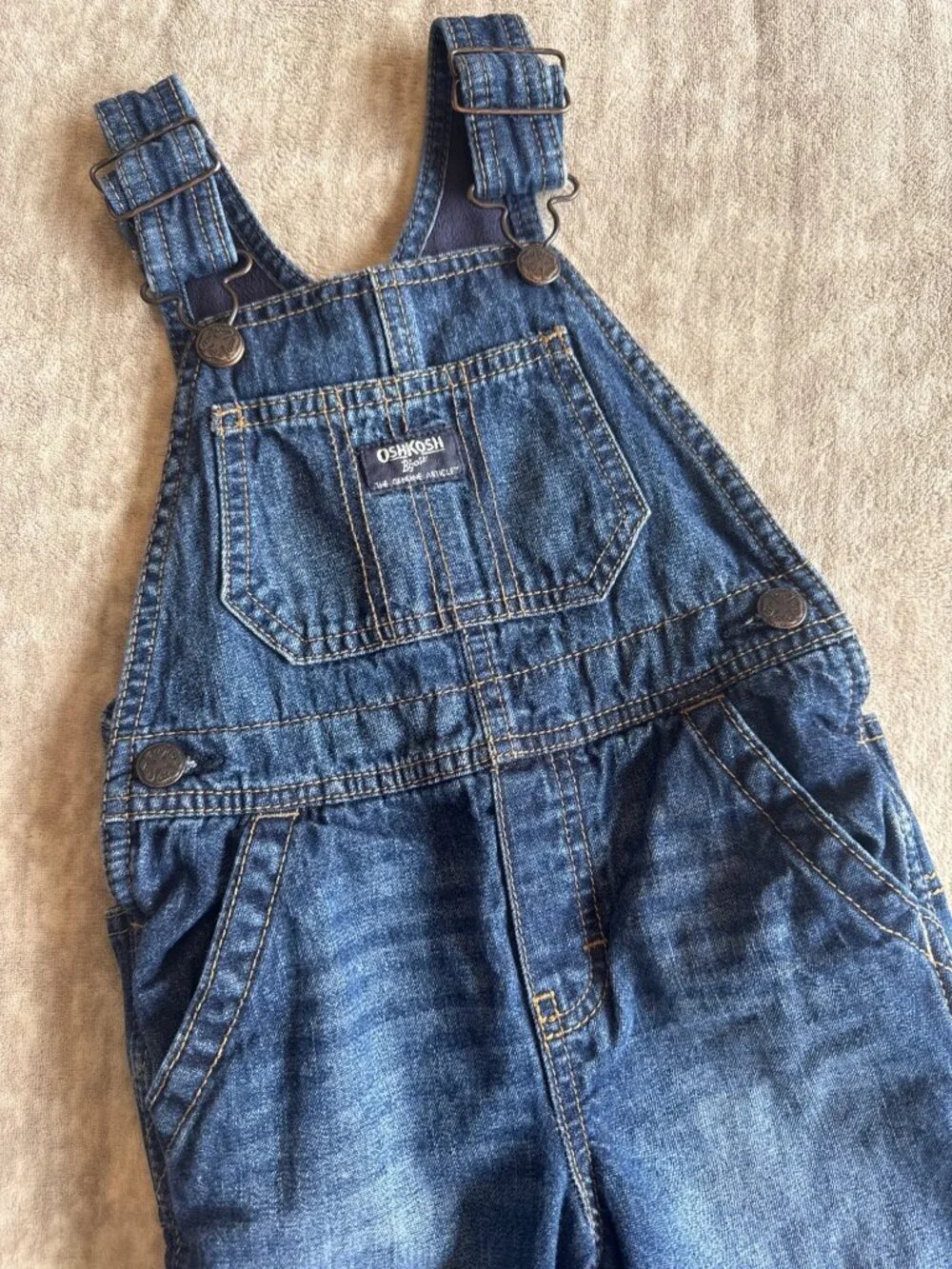 OshKosh Bgosh adjustable shoulder
